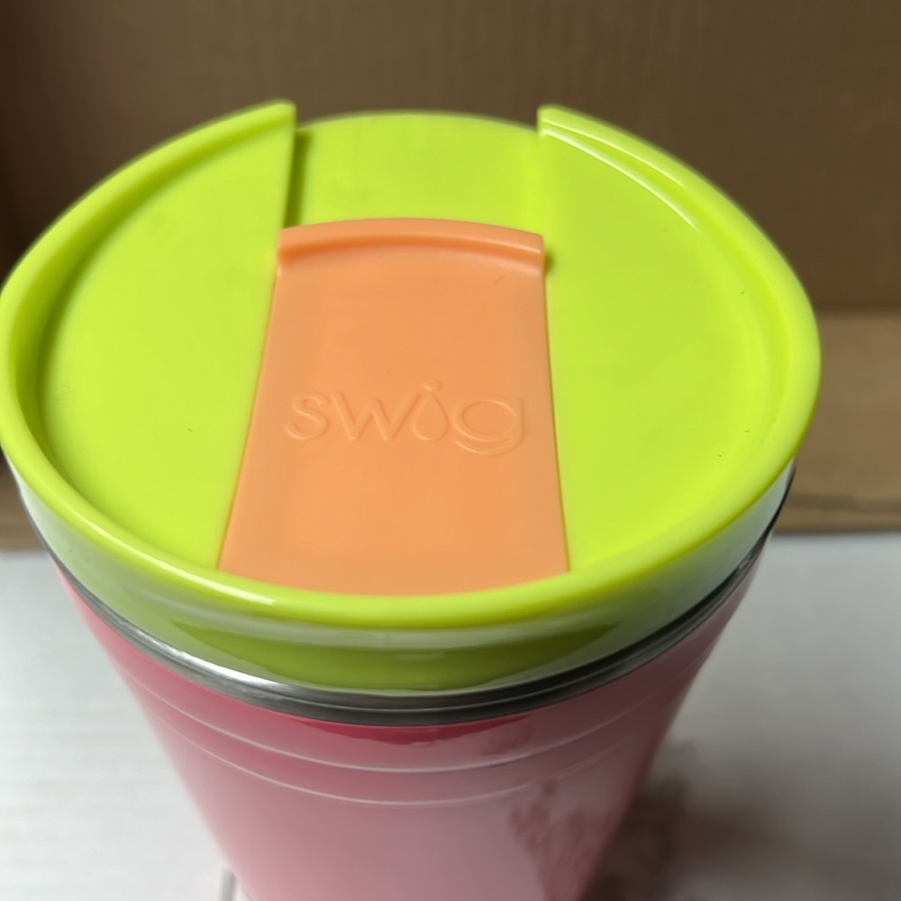 Swig Life 24oz cup - Picture 2 of 4